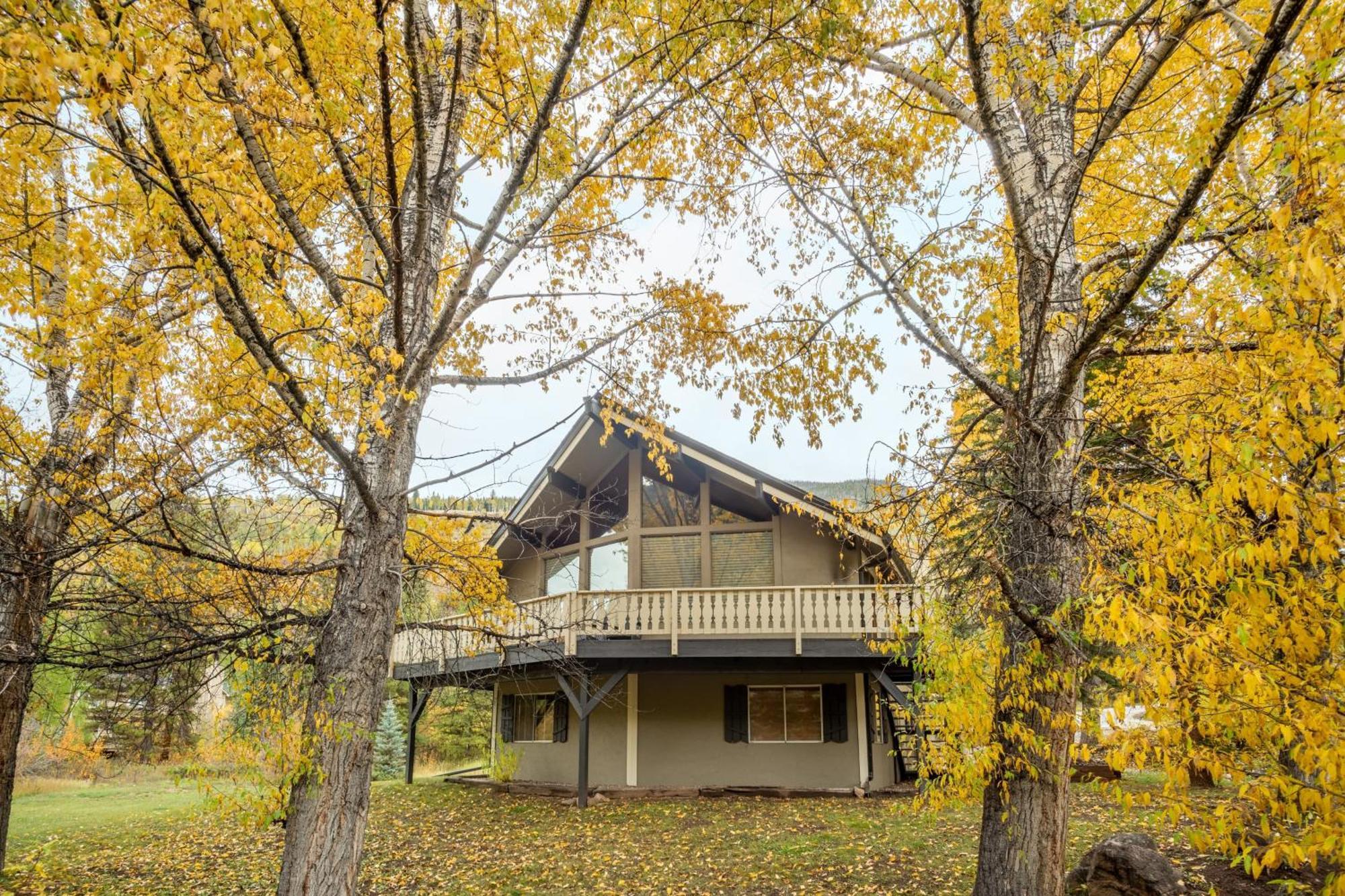 Bighorn By Avantstay Spacious Ski Cabin W Sprawling Porch Views Hot Tub Vail Exterior photo