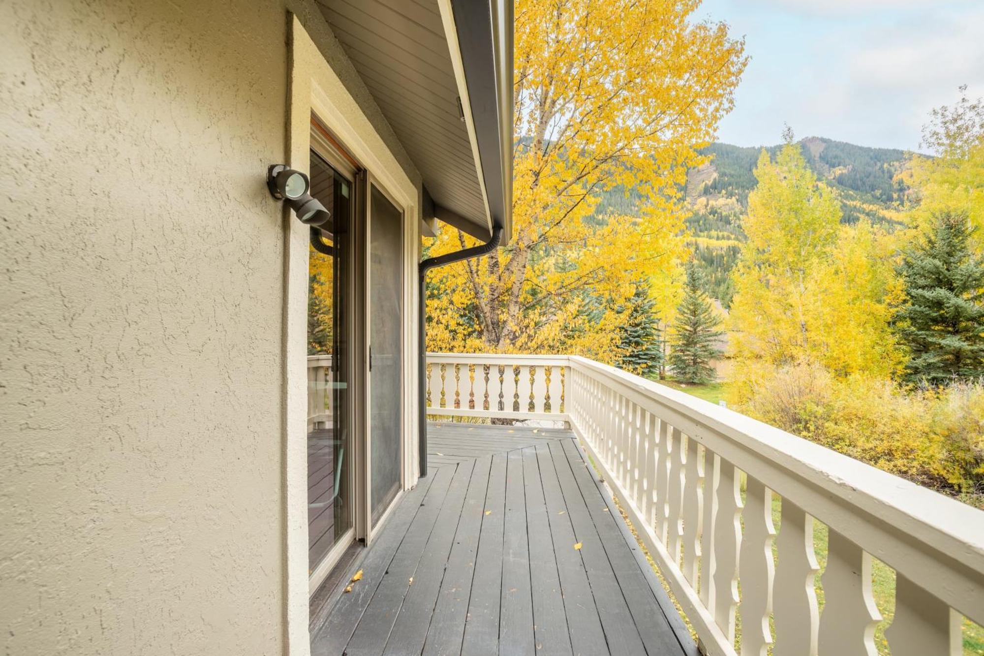 Bighorn By Avantstay Spacious Ski Cabin W Sprawling Porch Views Hot Tub Vail Exterior photo